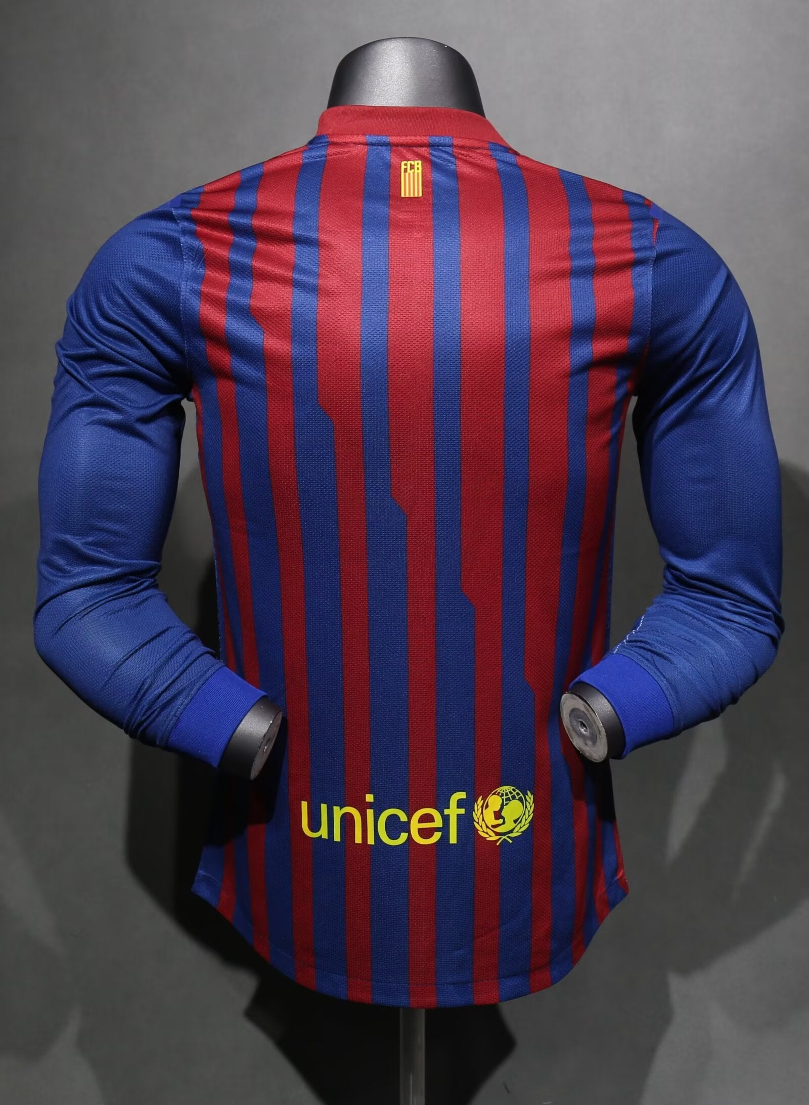 Camisa Barcelona Home 11/12 (Versão Manga Longa Jogador Retrô)