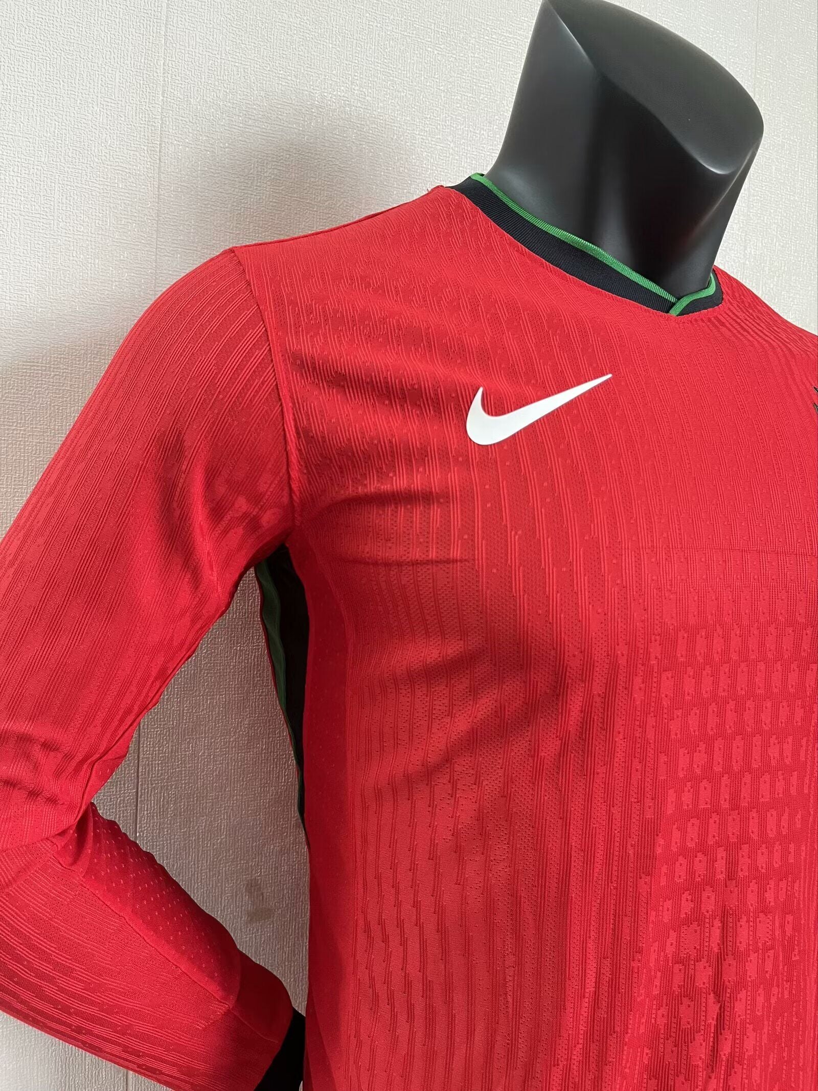 Camisa Seleção Portuguesa Home 2024 (Versão Manga Longa Jogador)