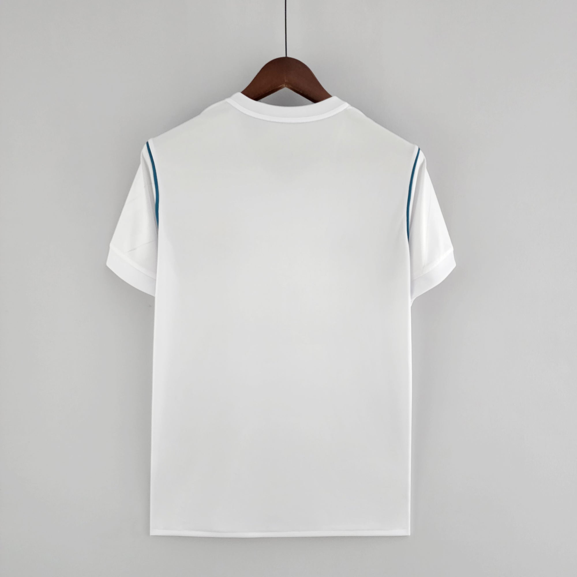 Camisa Real Madrid Home 17/18 (Versão Torcedor Retrô)