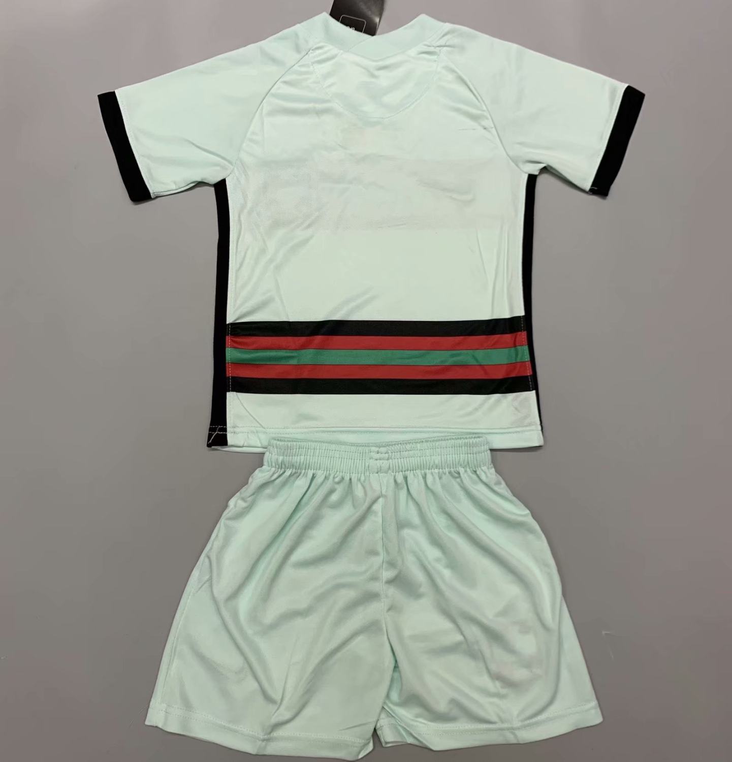 Kit Seleção Portuguesa Away 2020 Conjunto Infantil (Versão Curta Retrô)