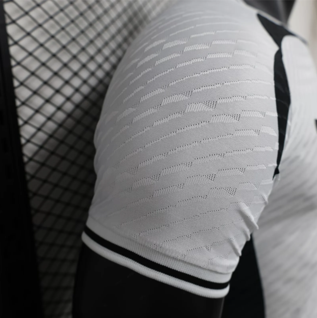 Camisa Seleção do Japão "Black-White" 24/25 (Versão Jogador) | EDIÇÃO ESPECIAL