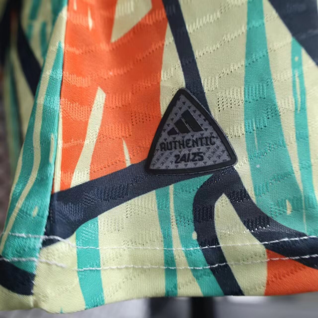Camisa Arsenal "Hot Colours" (Versão Jogador) | EDIÇÃO ESPECIAL