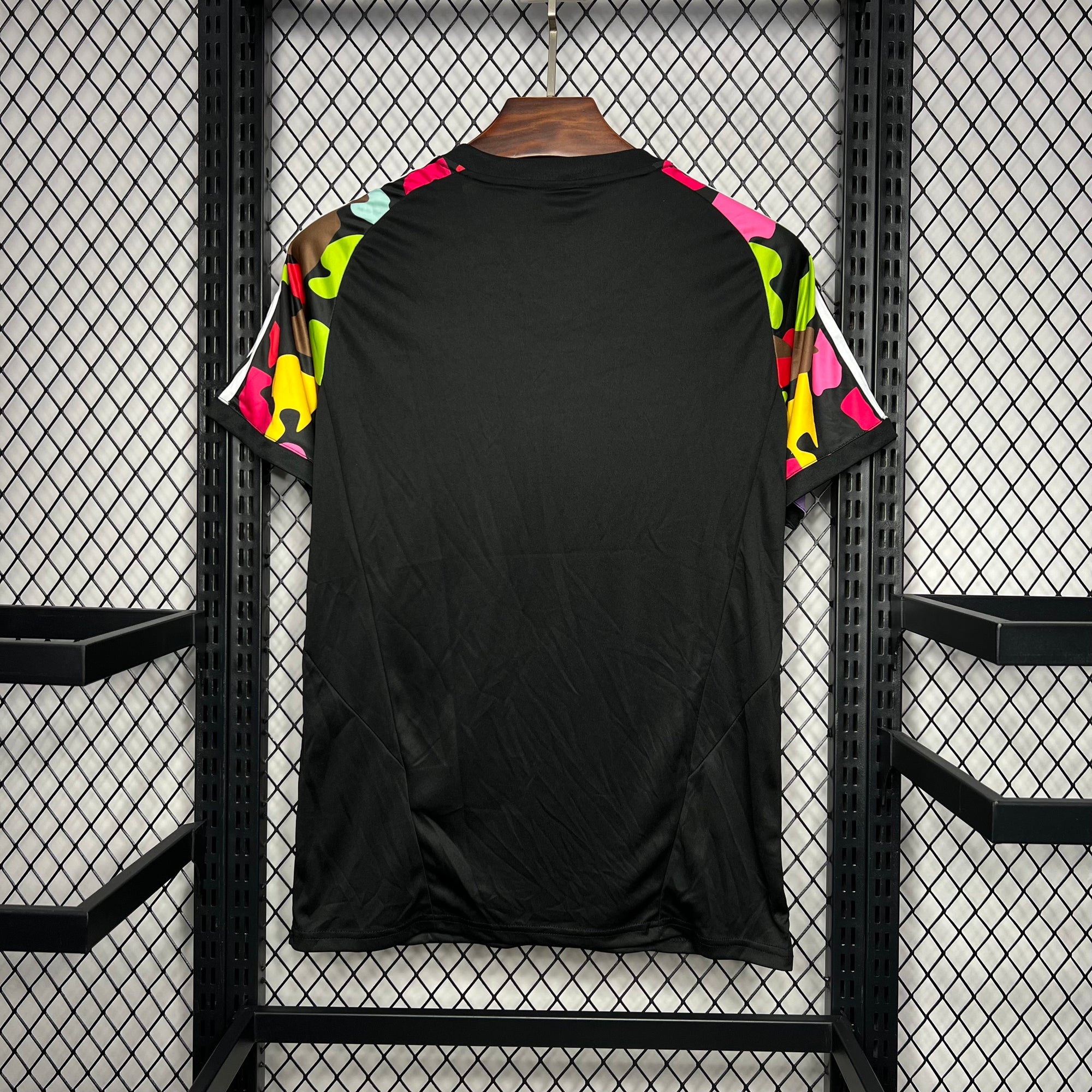 Camisa Real Madrid CF "Love Unites" (Versão Torcedor) | EDIÇÃO ESPECIAL