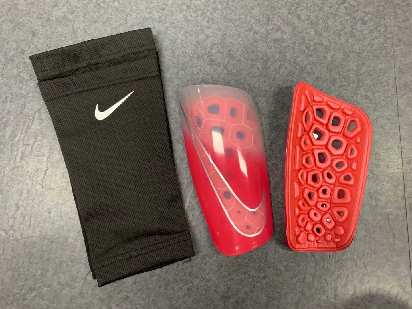 Mercurial Lite Caneleira 19/20 | Acessórios Esportivos (Entregas Acima de 20€)