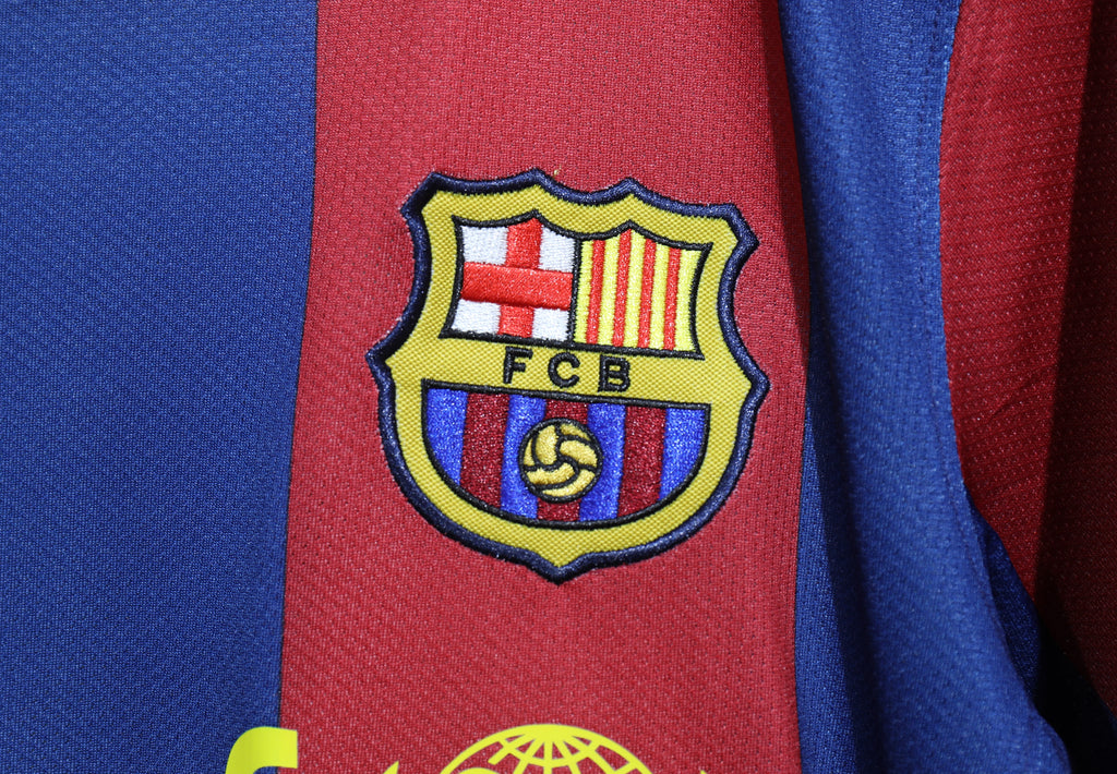 Camisa Barcelona Home 10/11 (Versão Manga Longa Jogador Retrô)