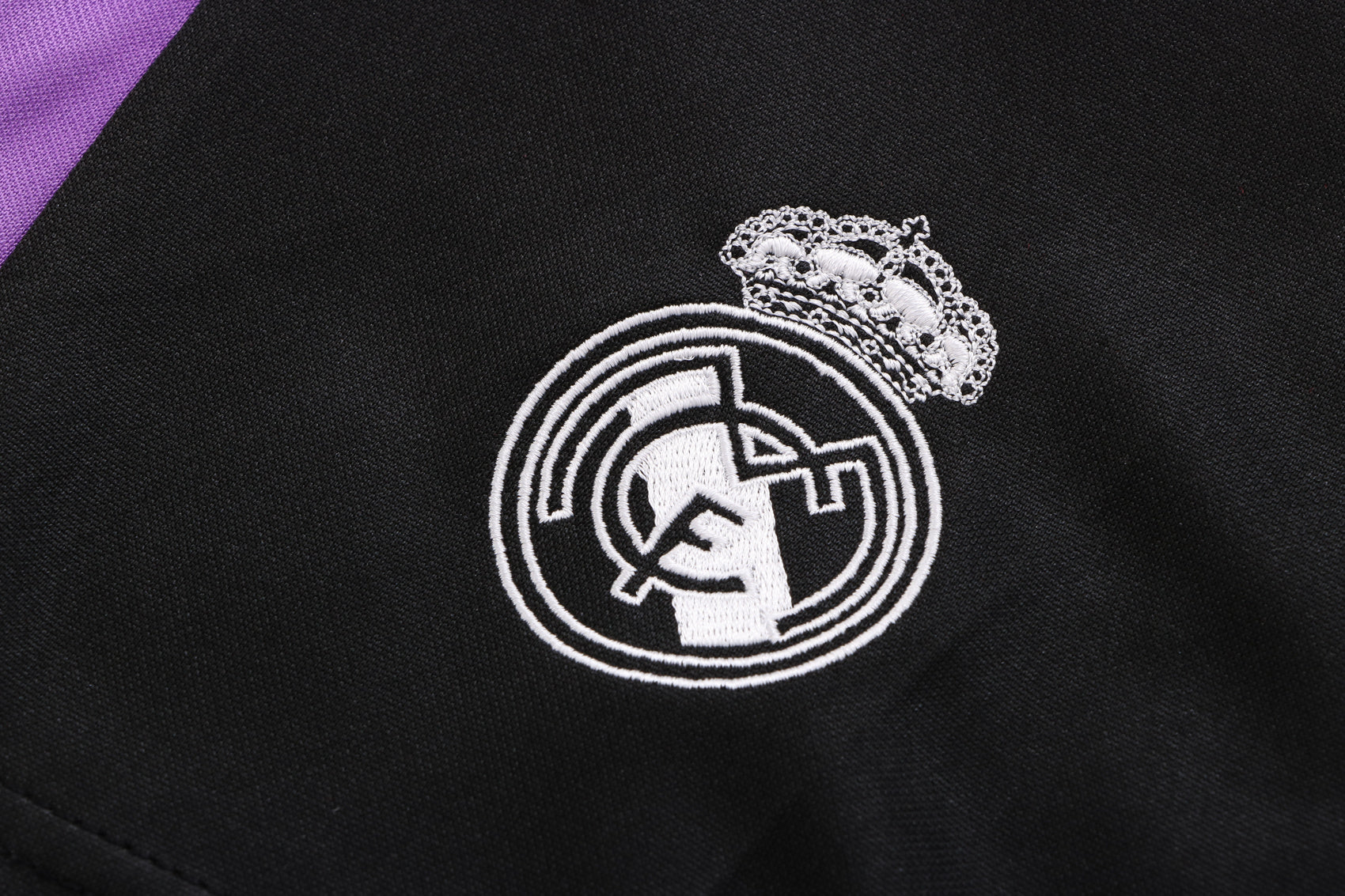 Kit Pre-Treino Real Madrid CF Conjunto Adulto/Infantil (Versão Torcedor)