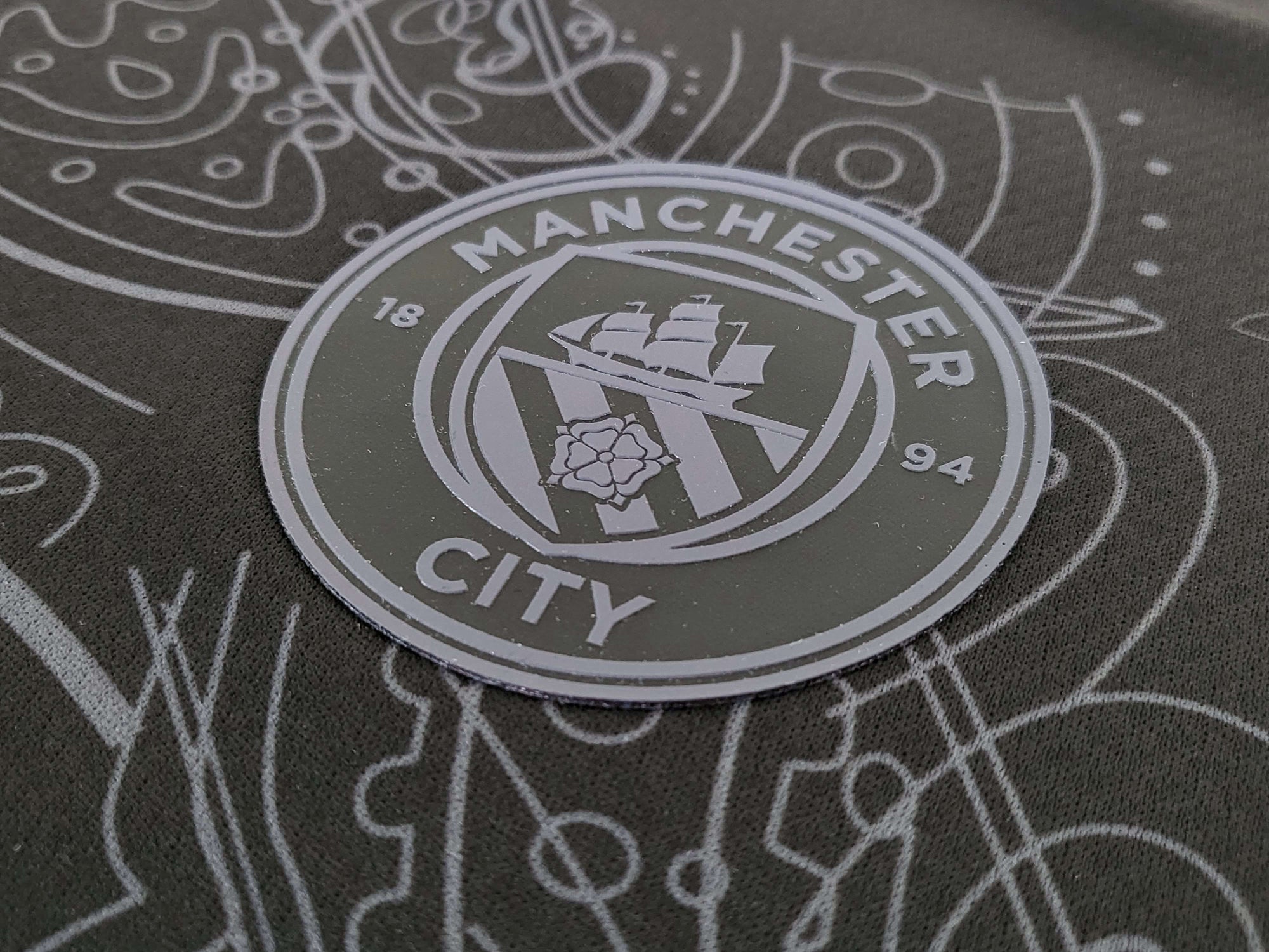 Camisa Manchester City "Dark Edition" 23/24 (Versão Torcedor) | EDIÇÃO ESPECIAL
