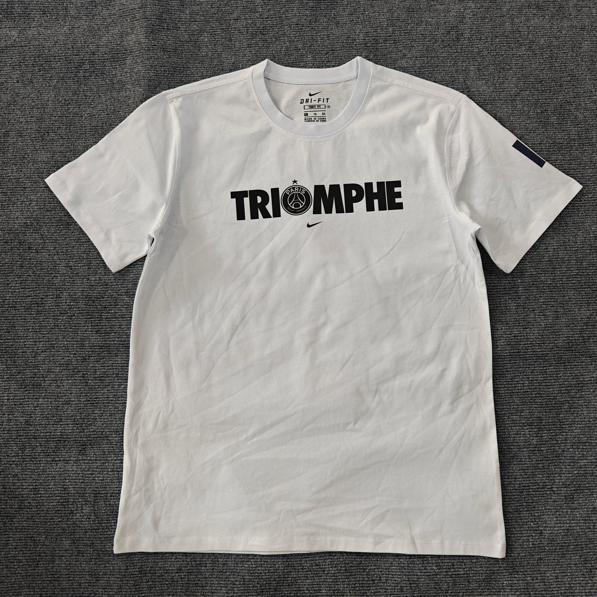 Camisa Casual Paris Saint-Germain F.C. "TRIOMPHE" | Moda Esportiva