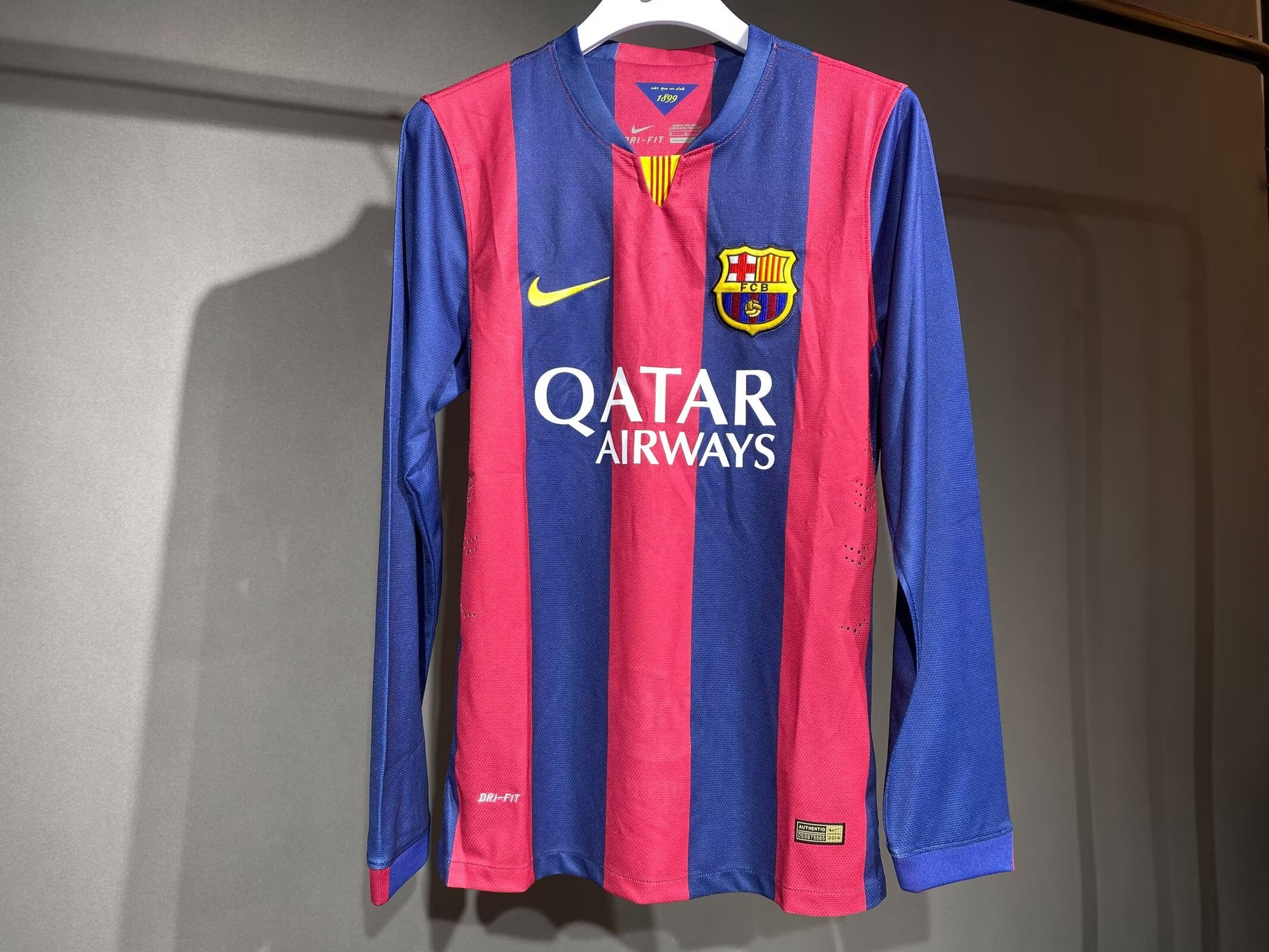 Camisa Barcelona Home 14/15 (Versão Manga Longa Jogador Retrô)