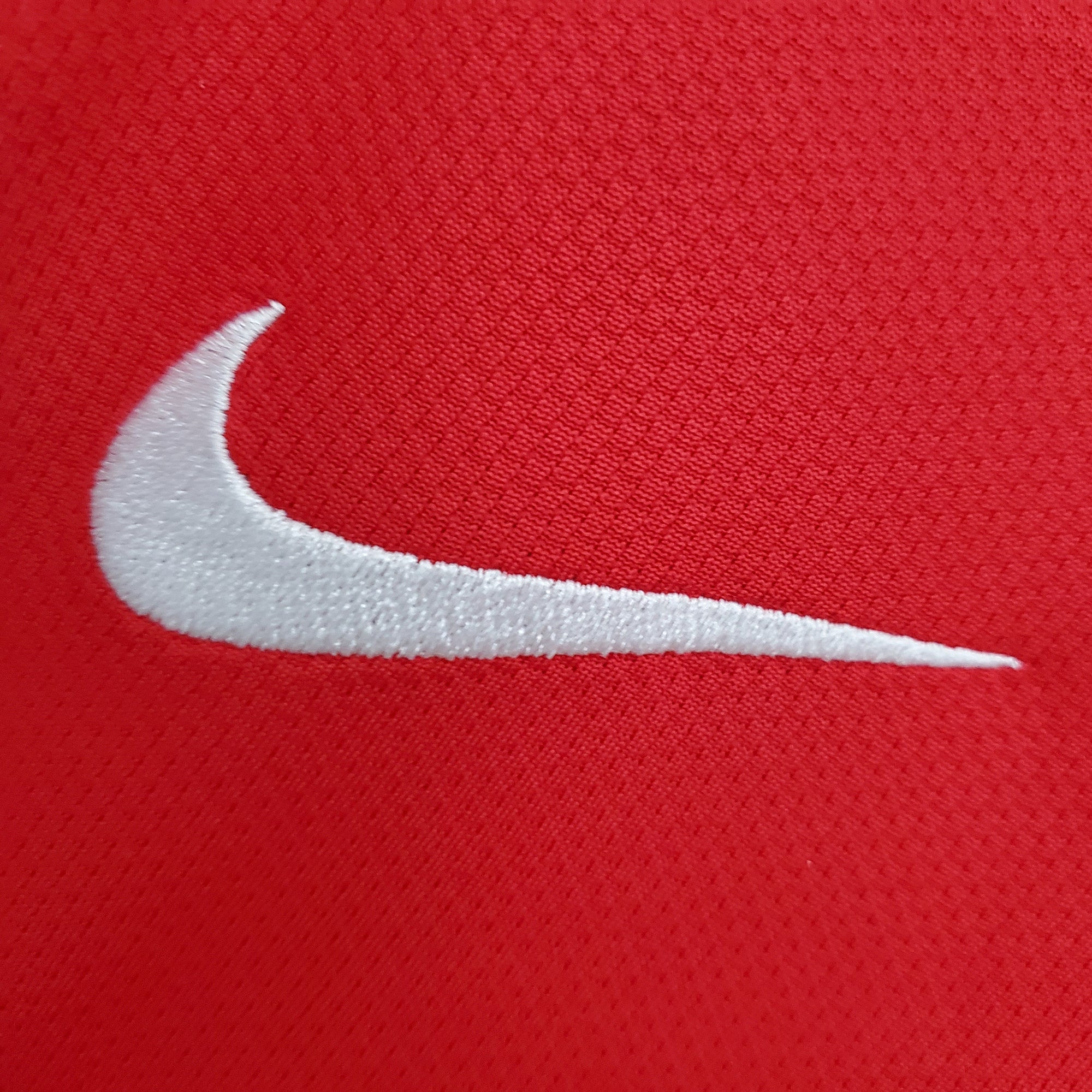 Camisa Manchester United Home 04/05 (Versão Manga Longa Retrô)
