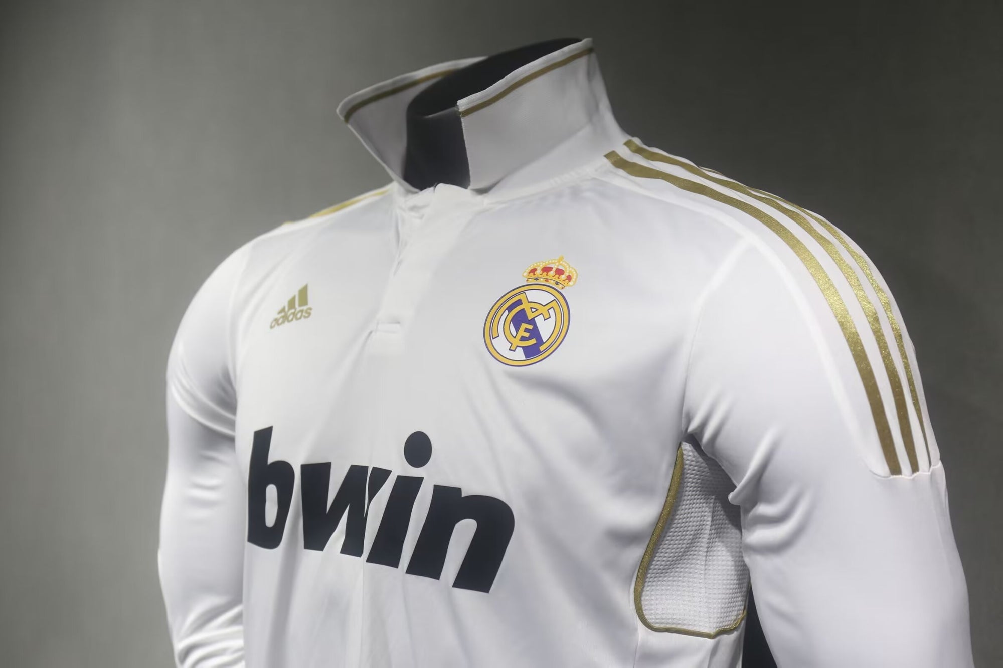 Camisa Real Madrid Home 11/12 (Versão Manga Longa Jogador Retrô)