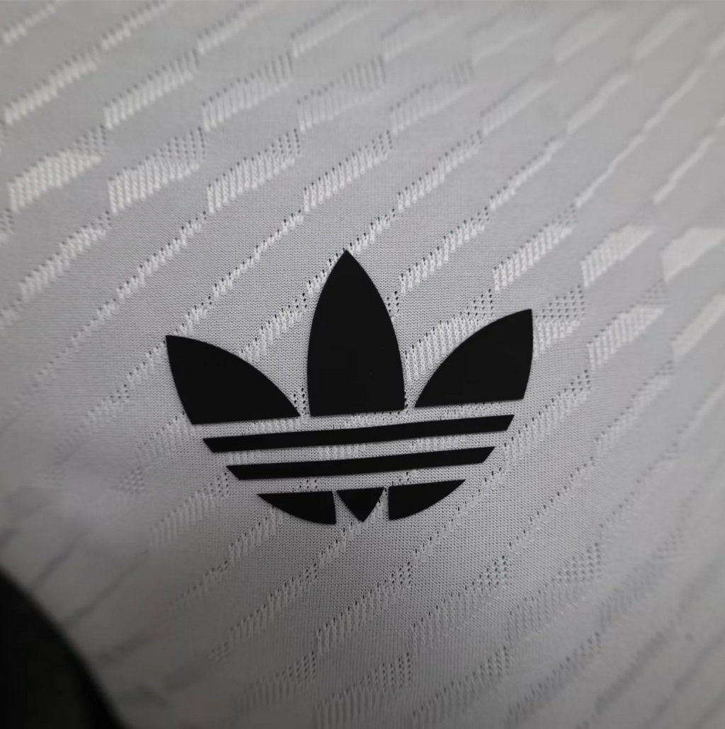 Camisa Seleção do Japão "Black-White" 24/25 (Versão Jogador) | EDIÇÃO ESPECIAL