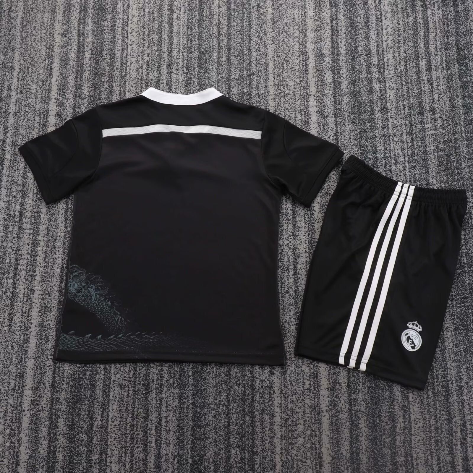 Kit Real Madrid Third 14/15 Conjunto Infantil (Versão Torcedor Retrô)