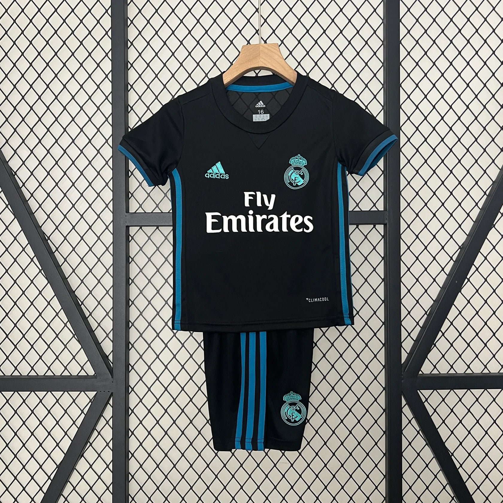 Kit Real Madrid Away 17/18 Conjunto Infantil (Versão Torcedor Retrô)