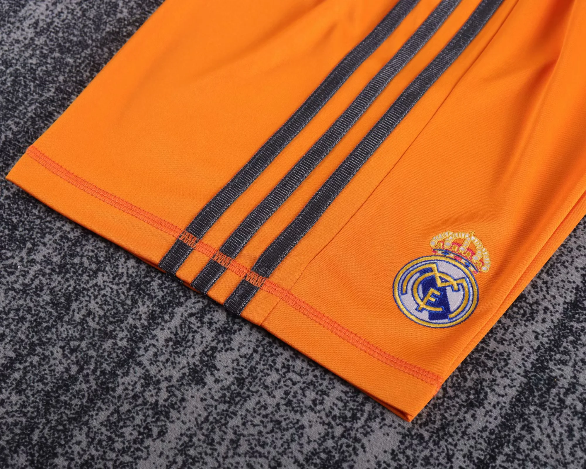 Kit Real Madrid Third 13/14 Conjunto Infantil (Versão Curta Retrô)