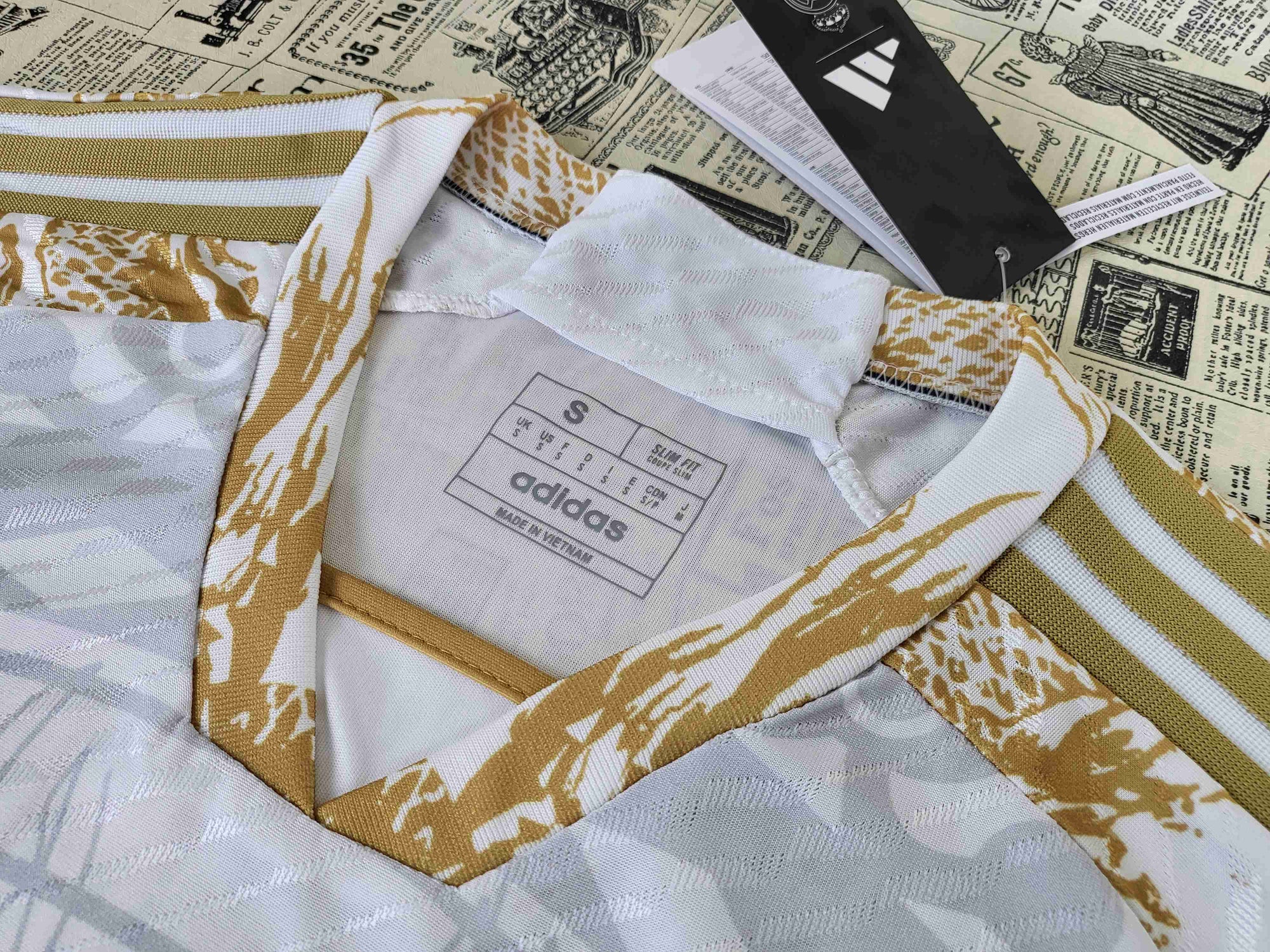 Camisa Real Madrid "Golden-White Style" 23/24 (Versão Jogador) | EDIÇÃO ESPECIAL