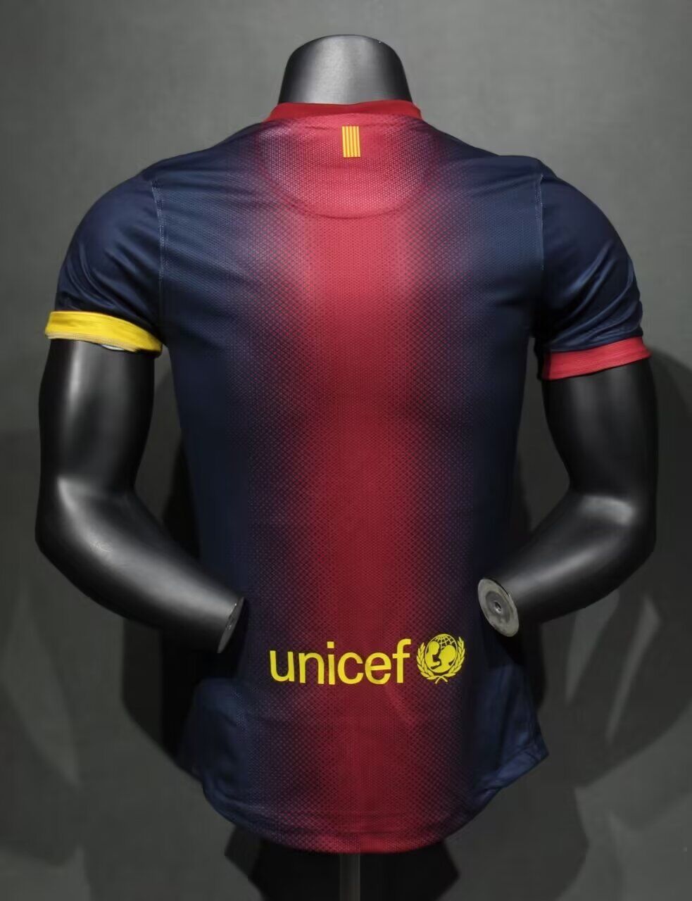 Camisa Barcelona Home 12/13 (Versão Jogador Retrô)
