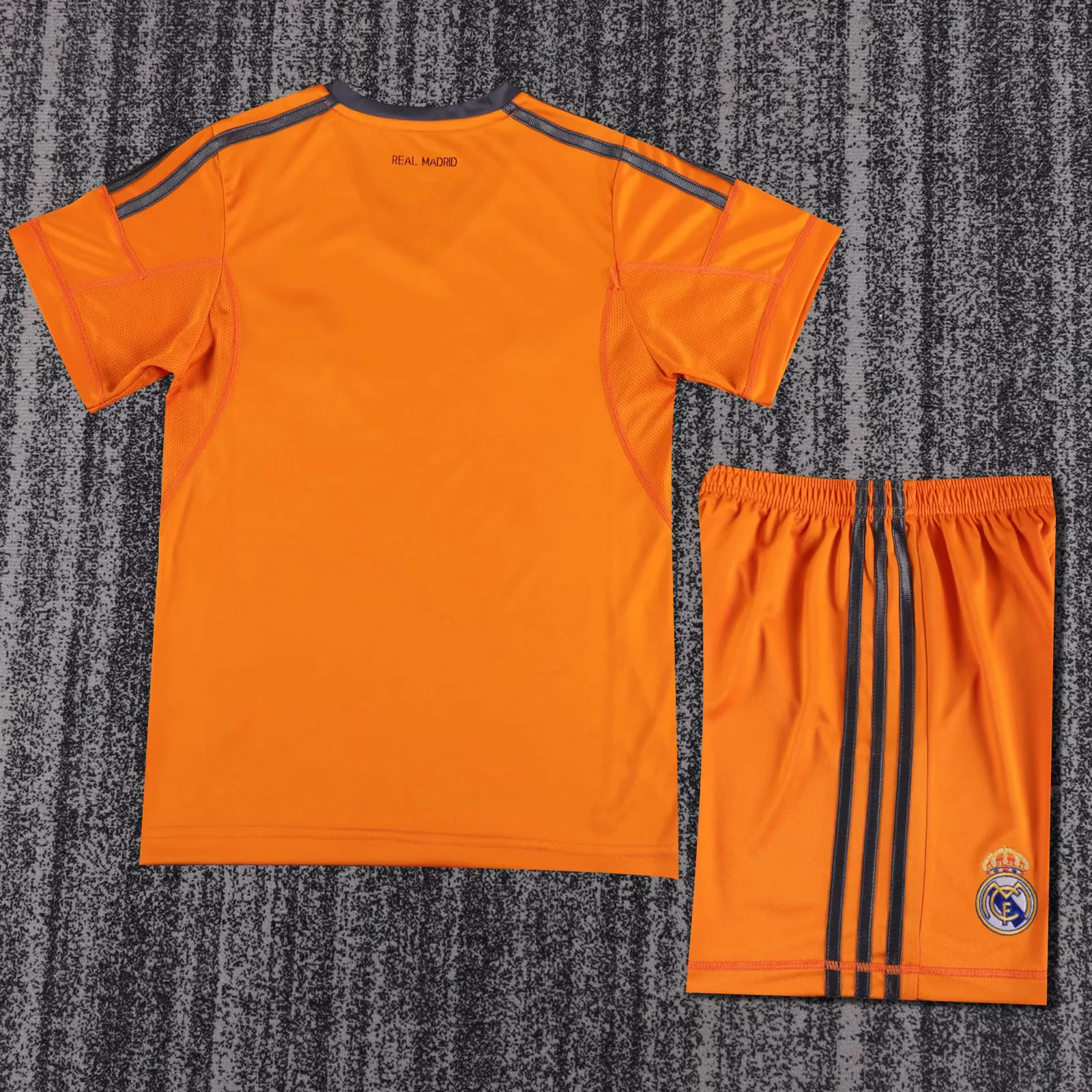 Kit Real Madrid Third 13/14 Conjunto Infantil (Versão Curta Retrô)