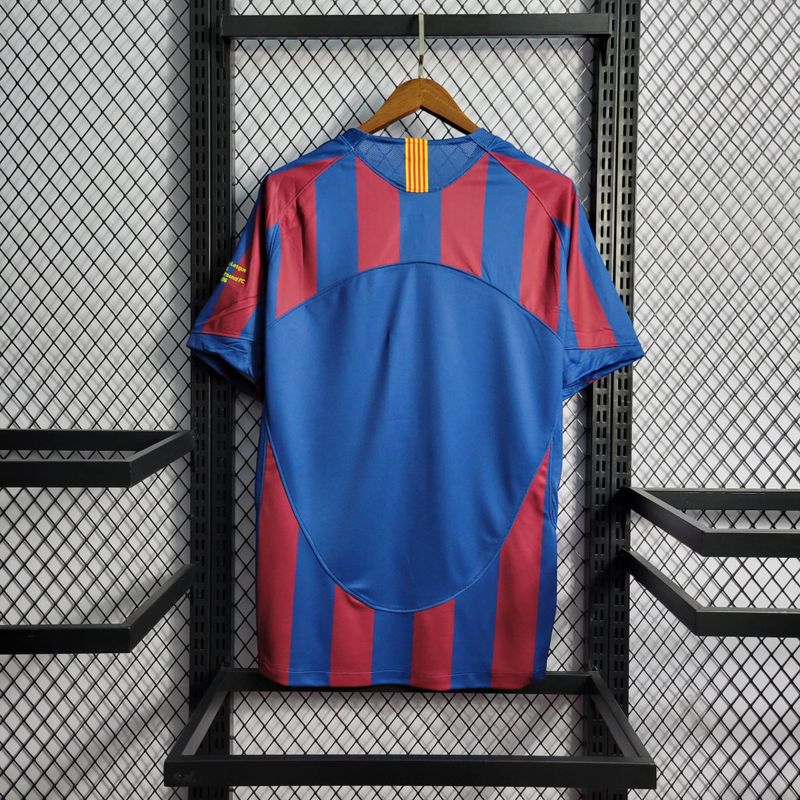 Camisa Barcelona Home 05/06 (Versão Retrô)