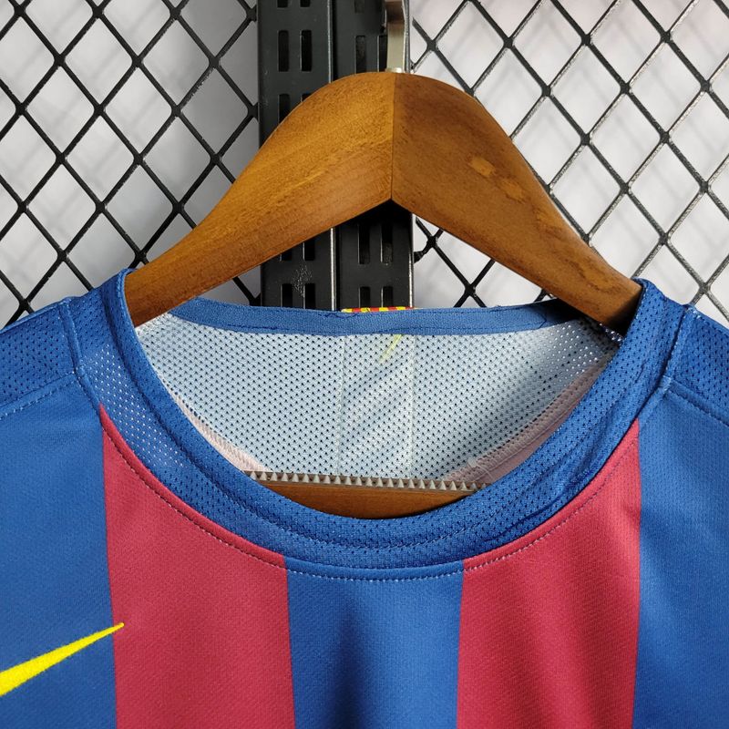 Camisa Barcelona Home 05/06 (Versão Retrô)
