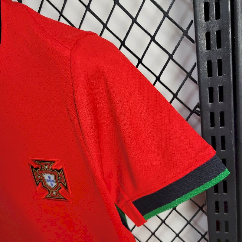 Kit Seleção Portuguesa Home 2024 Conjunto Infantil (Versão Torcedor)