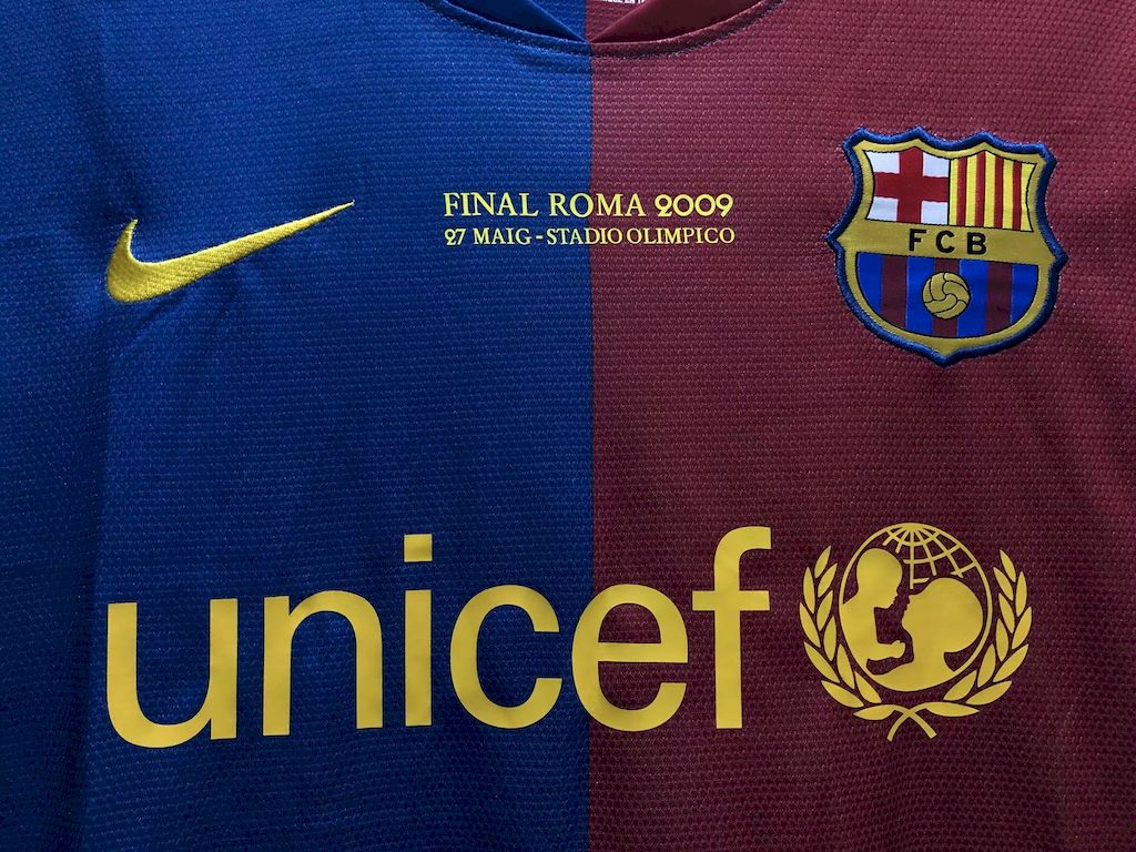 Camisa Barcelona Home 08/09 (Versão Manga Longa Retrô)