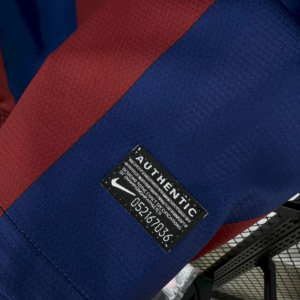 Camisa Barcelona Home 10/11 (Versão Retrô)