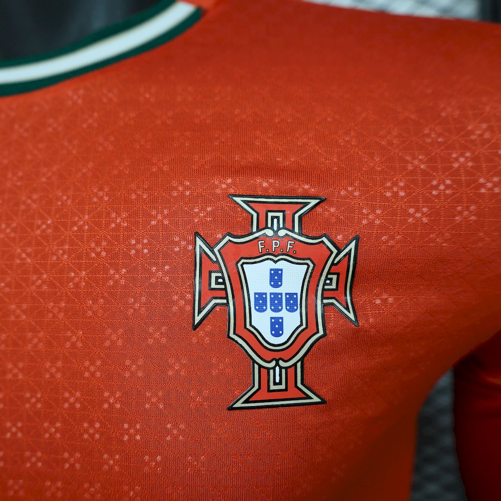 Camisa Seleção Portuguesa Home 25/26 (Versão Manga Longa Jogador)