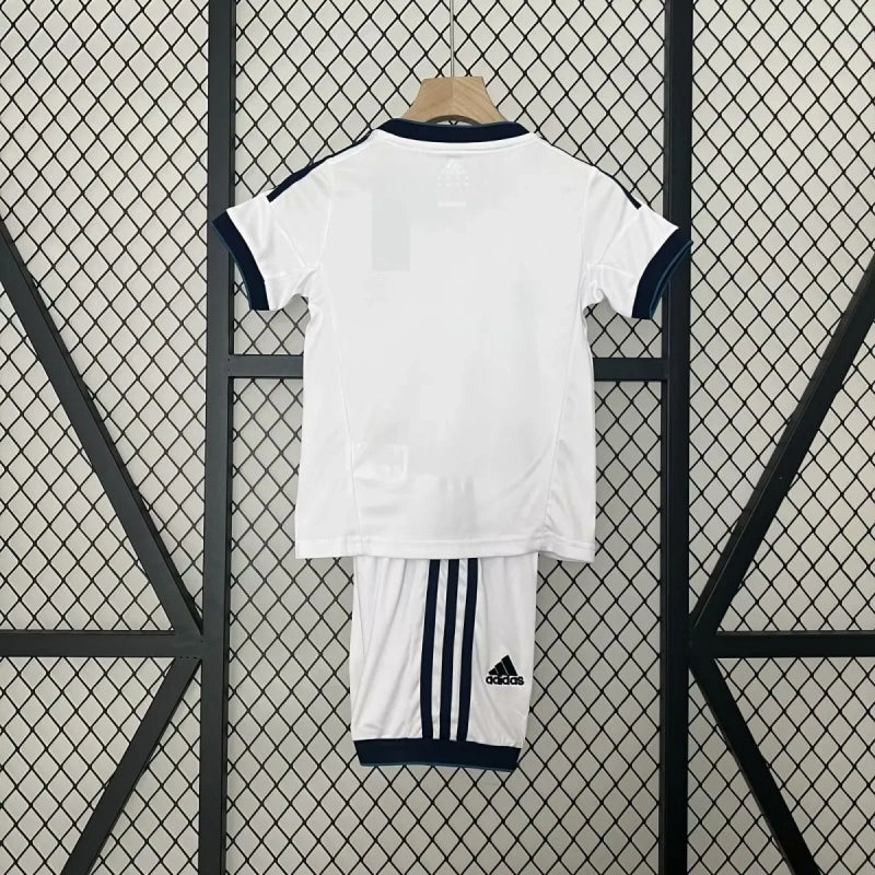 Kit Real Madrid Home 12/13 Conjunto Infantil (Versão Curta Retrô)
