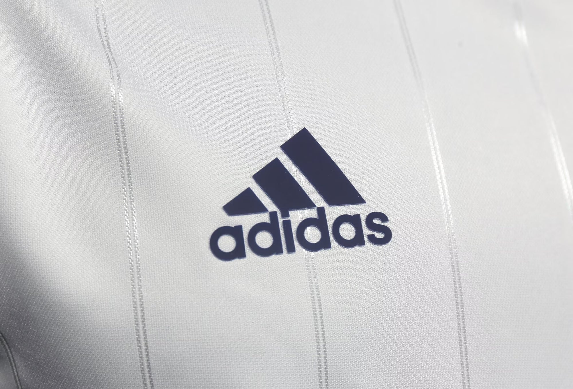 Camisa Real Madrid Home 12/13 (Versão Jogador Retrô)