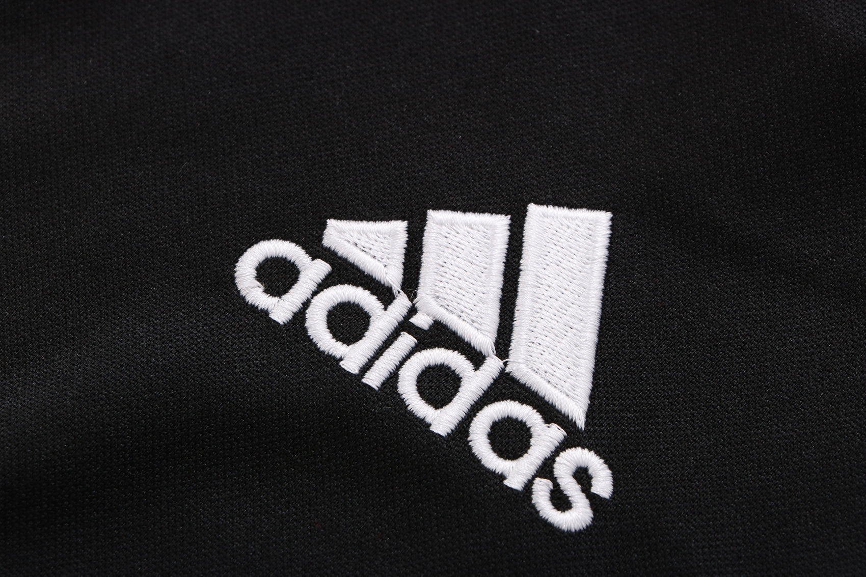 Kit Pre-Treino Real Madrid CF Conjunto Adulto/Infantil (Versão Torcedor)