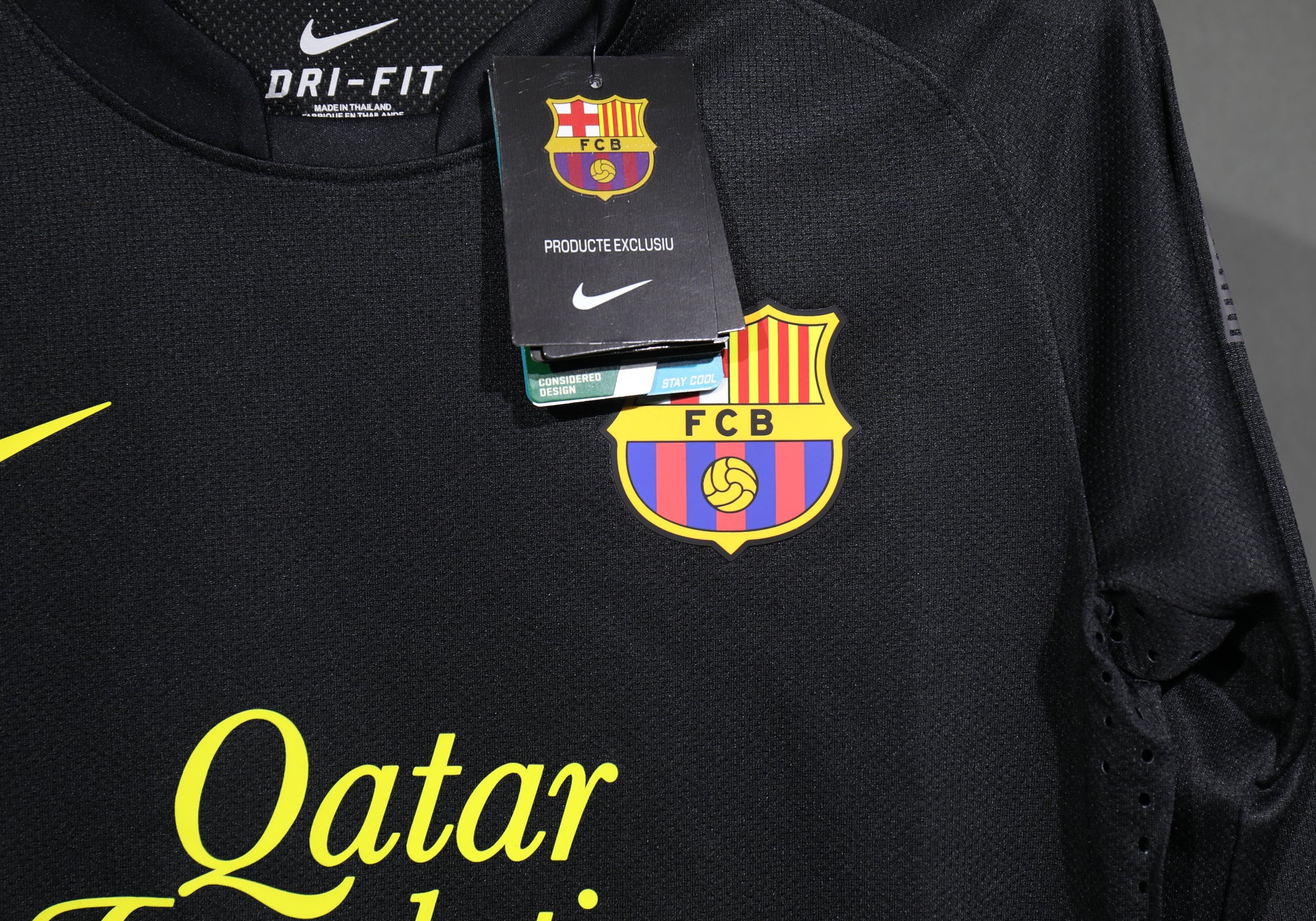 Camisa Barcelona Away 11/12 (Versão Manga Longa Jogador Retrô)
