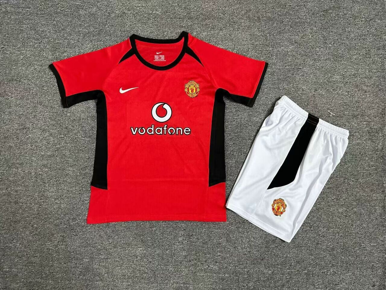 Camisa Manchester United Home 03/04 Conjunto Infantil (Versão Retrô)