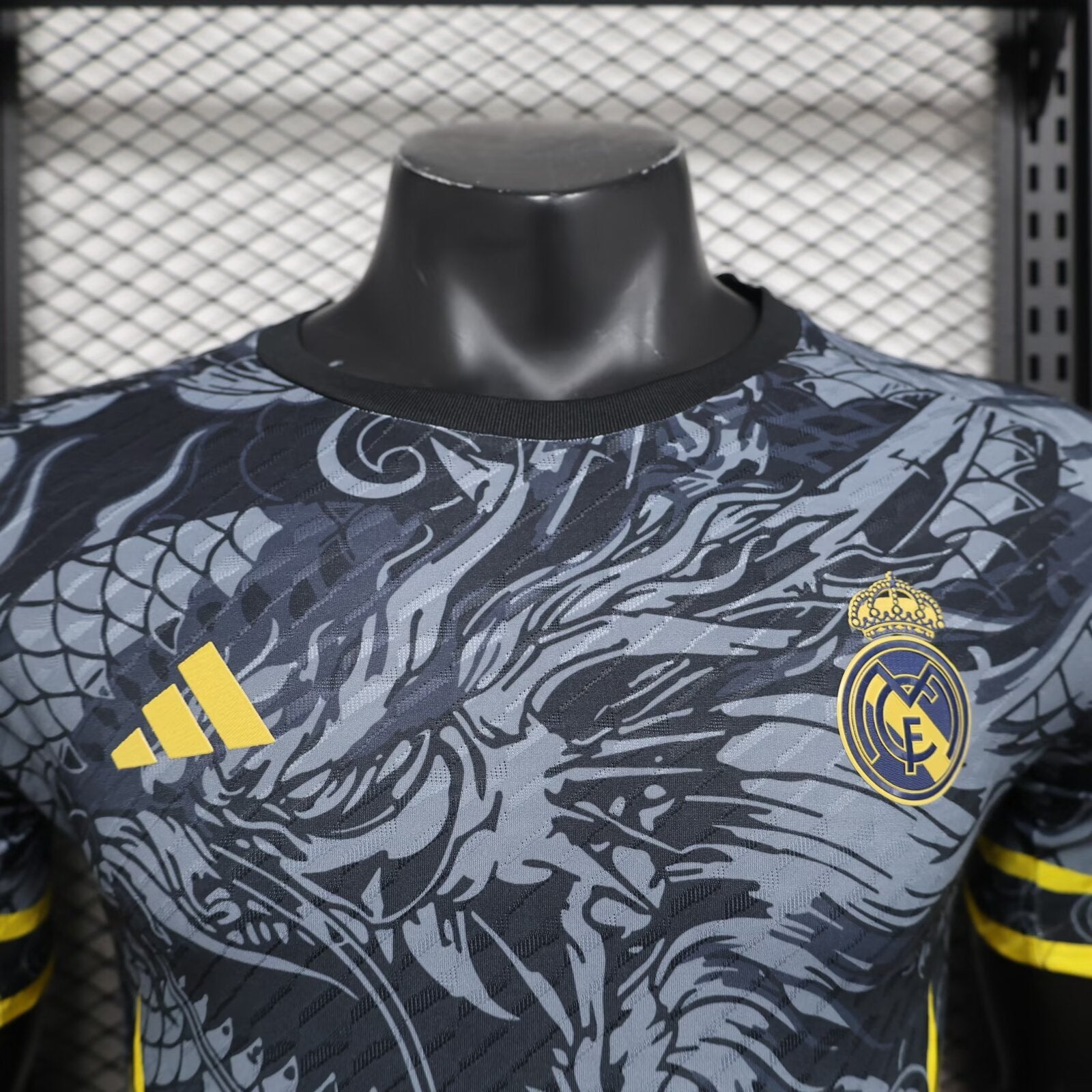 Camisa Real Madrid CF "Dark-Yellow Design" (Versão Jogador) | EDIÇÃO ESPECIAL