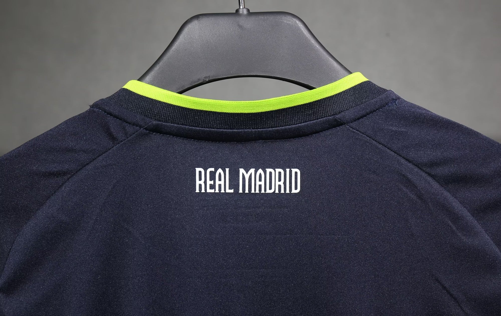 Camisa Real Madrid Away 10/11 (Versão Jogador Retrô)