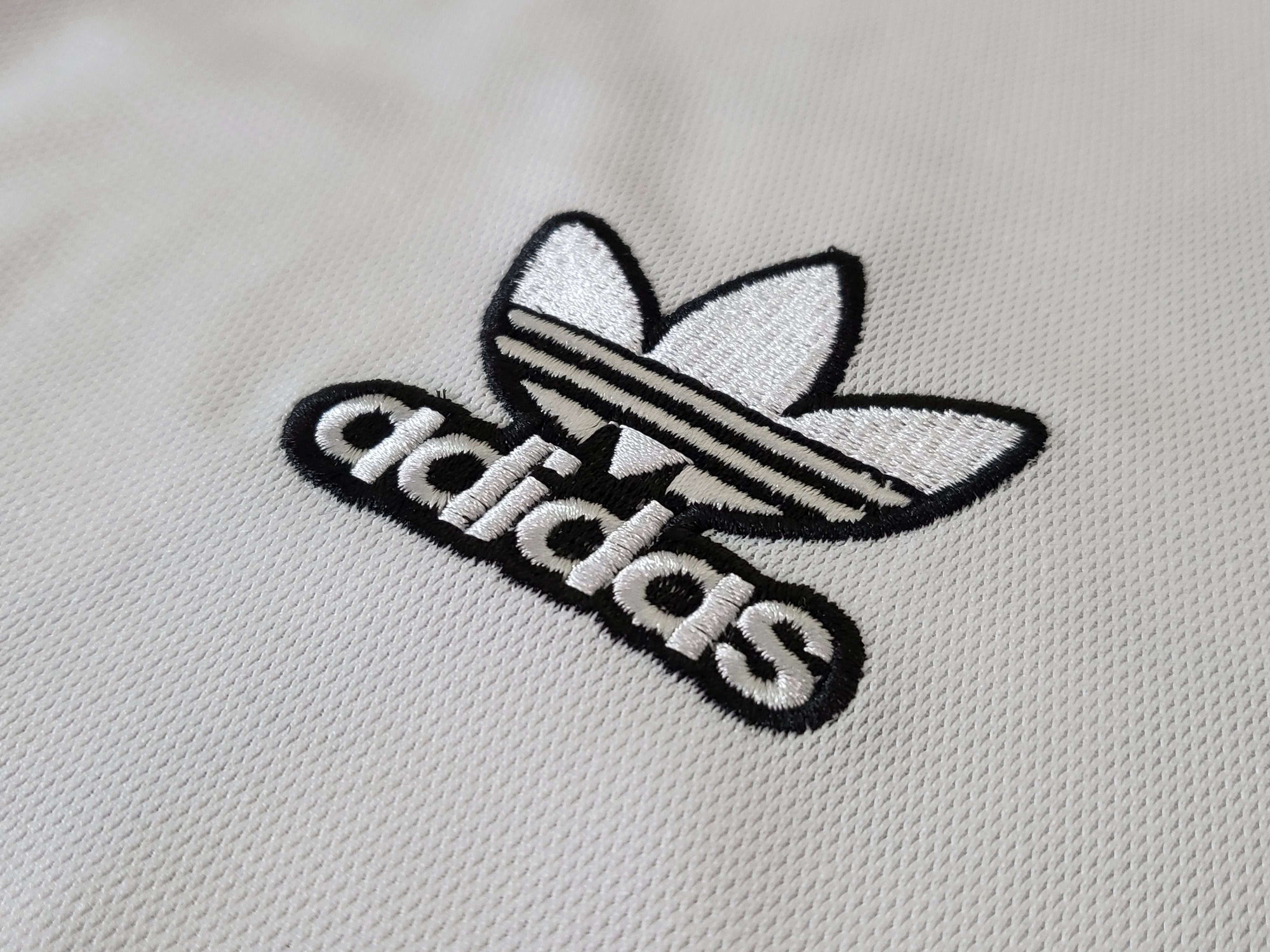Camisa Real Madrid "White Polo Style" 23/24 (Versão Torcedor) | EDIÇÃO ESPECIAL