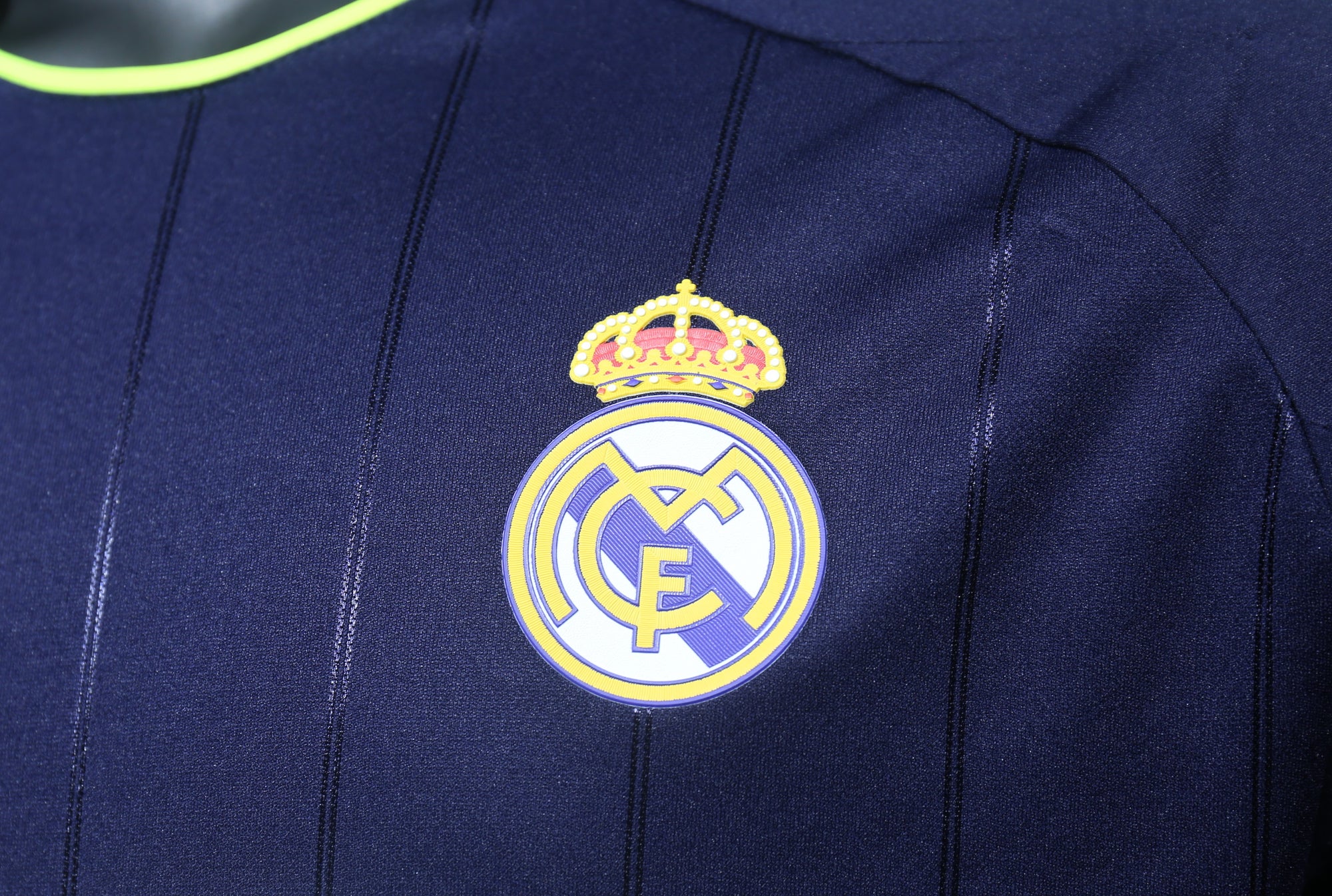 Camisa Real Madrid Away 12/13 (Versão Manga Longa Jogador Retrô)