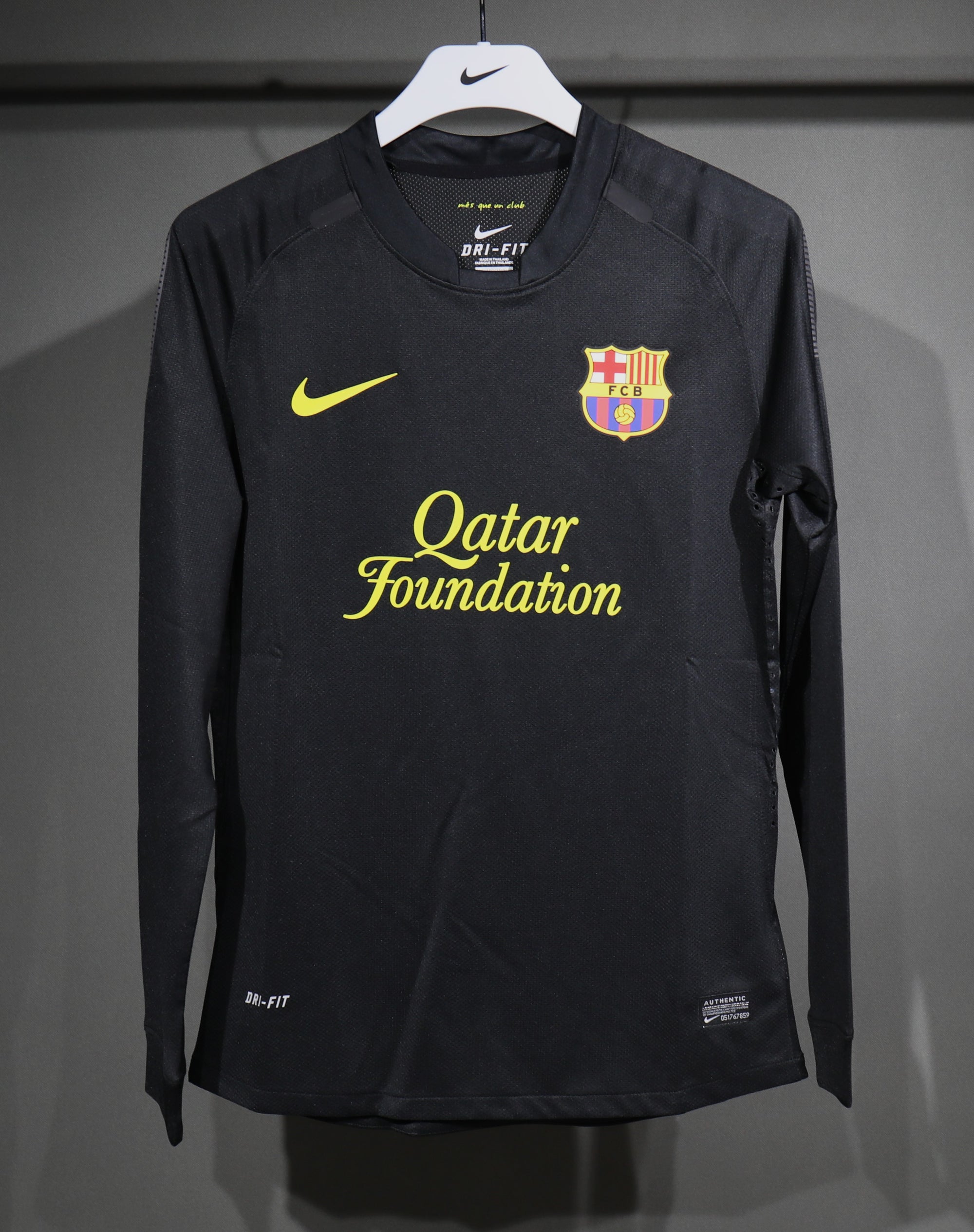 Camisa Barcelona Away 11/12 (Versão Manga Longa Jogador Retrô)