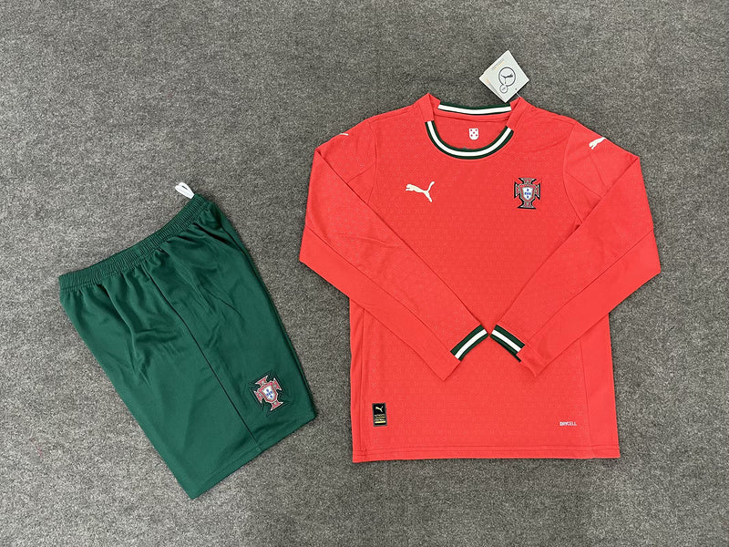 Kit Seleção Portuguesa Home 25/26 Conjunto Infantil (Versão Manga Longa Torcedor)