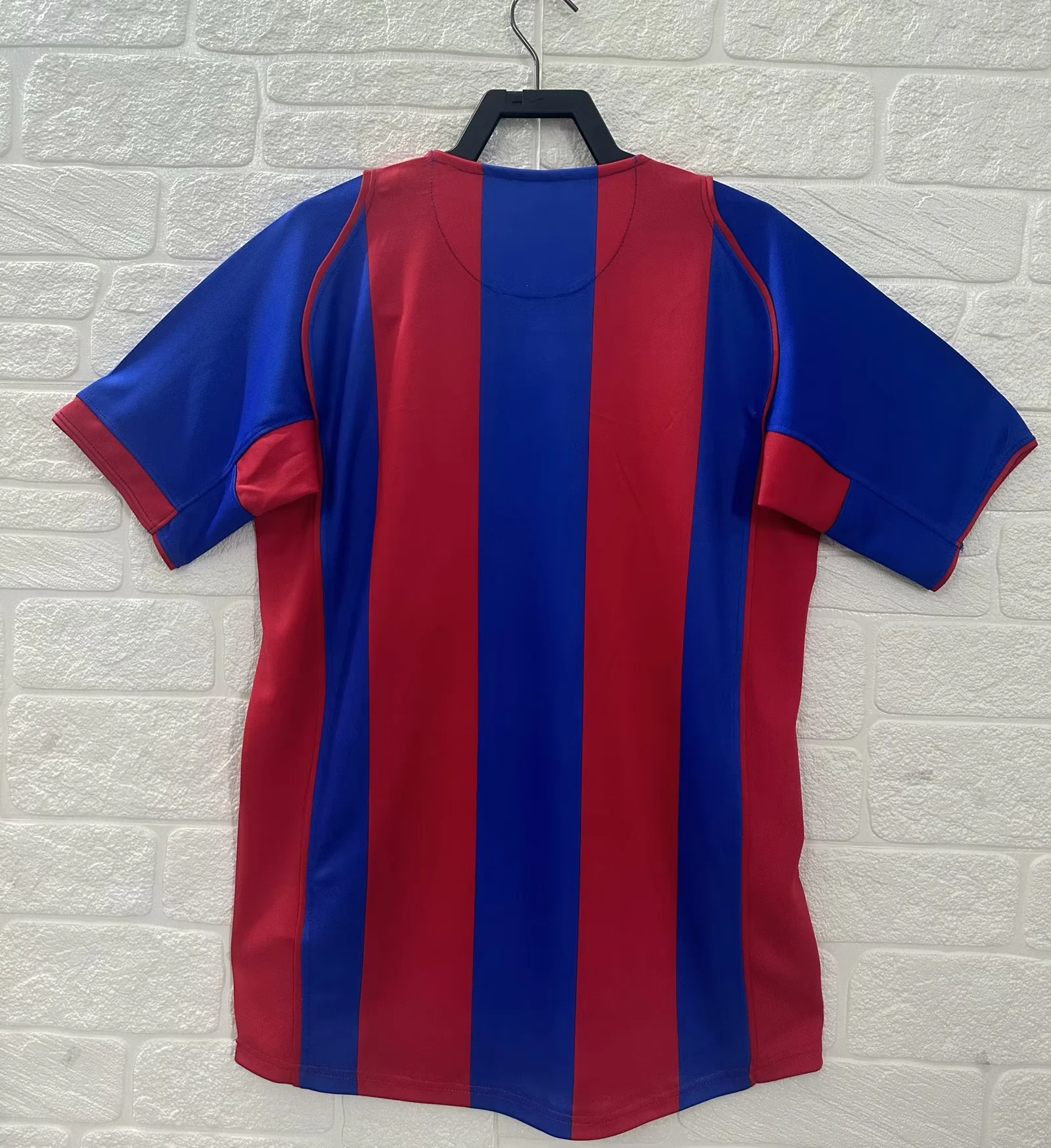 Camisa Barcelona Home 04/05 (Versão Retrô)
