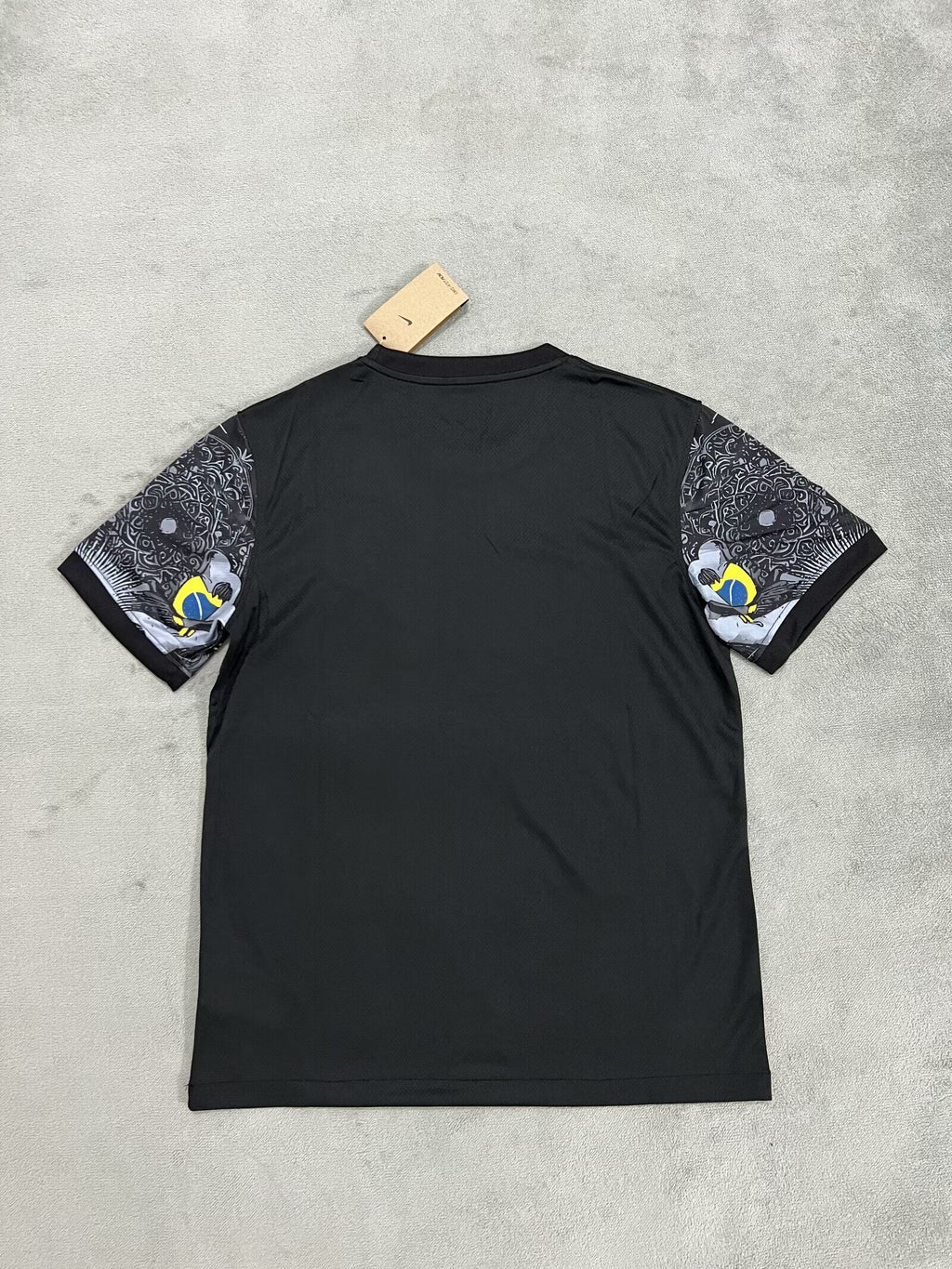 Camisa Seleção Brasileira "Cristo Preto-Branco" (Versão Torcedor) | EDIÇÃO ESPECIAL