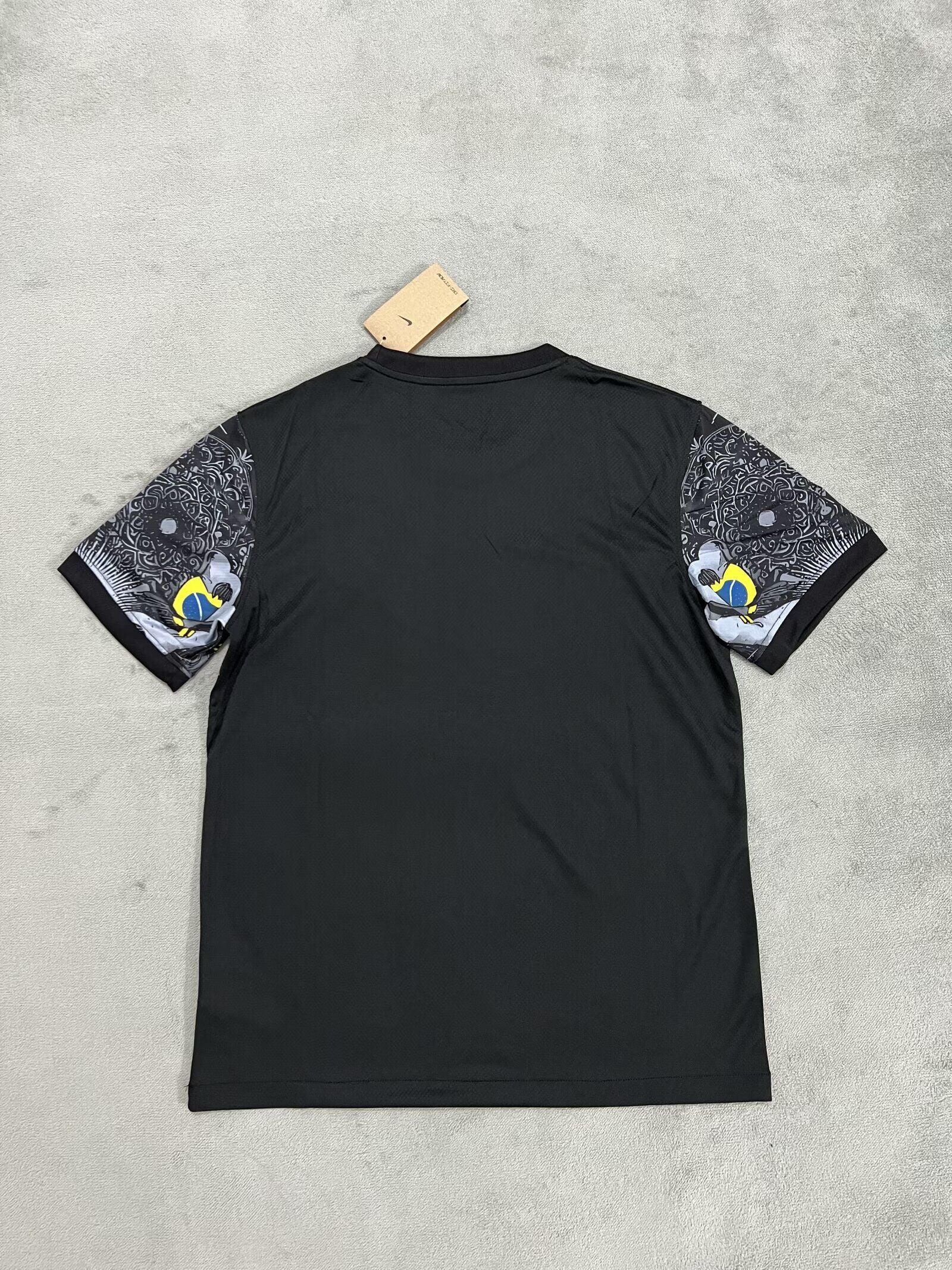 Camisa Seleção Brasileira "Cristo Preto-Branco" (Versão Torcedor) | EDIÇÃO ESPECIAL