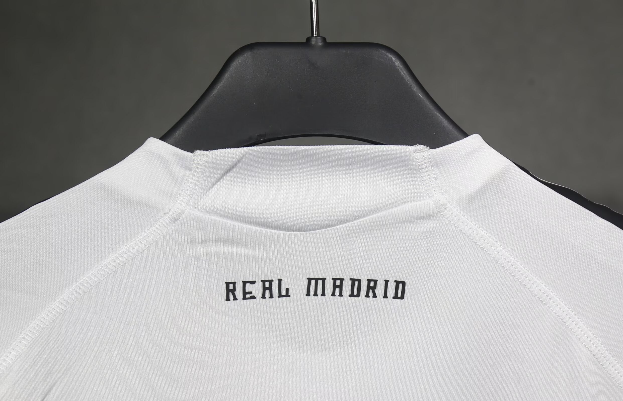 Camisa Real Madrid Home 09/10 (Versão Jogador Retrô)