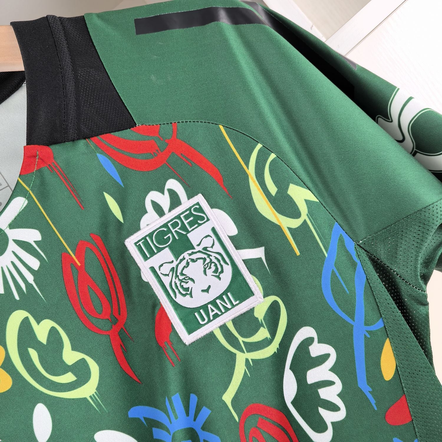 Camisa Tigres UANL "Flower Style" 24/25 (Versão Torcedor) | EDIÇÃO ESPECIAL