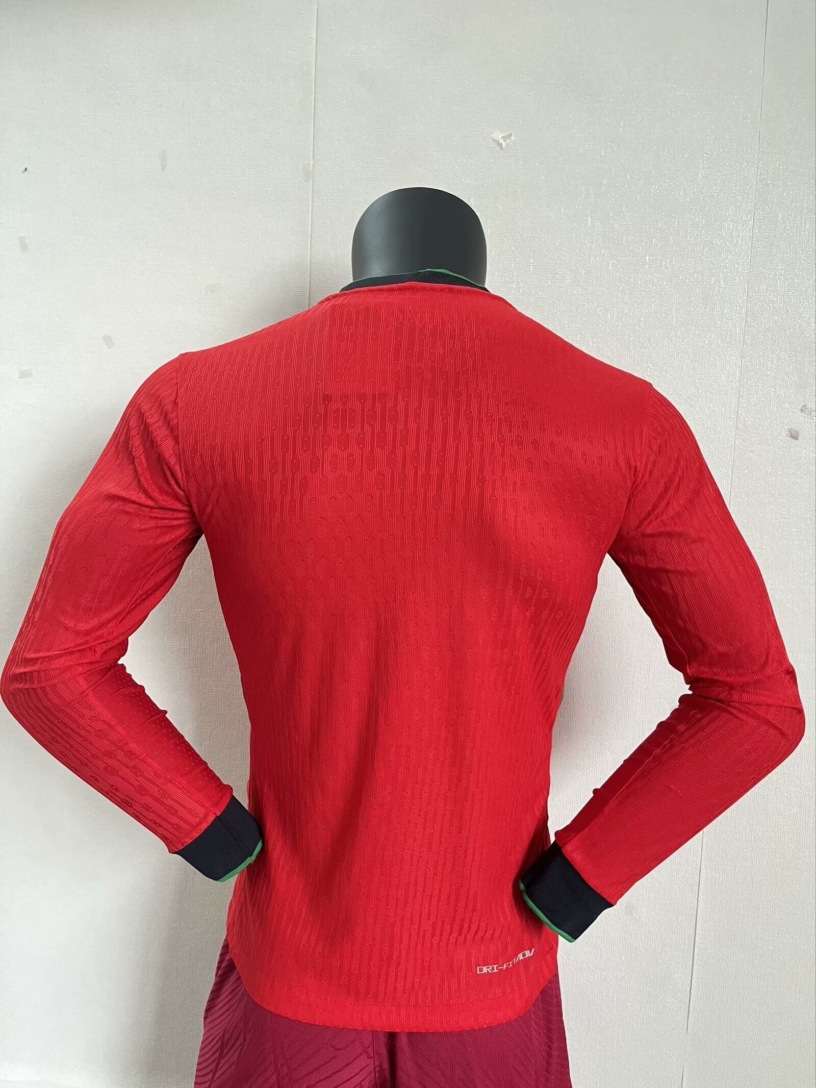 Camisa Seleção Portuguesa Home 2024 (Versão Manga Longa Jogador)