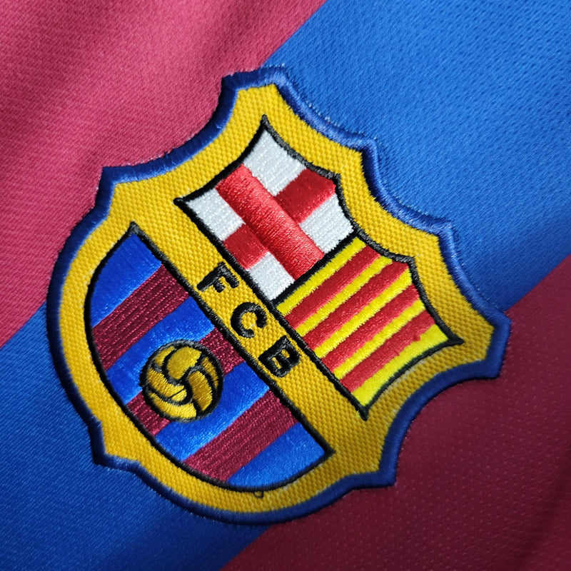 Camisa Barcelona 05/06 Retrô - Azul e Vermelha