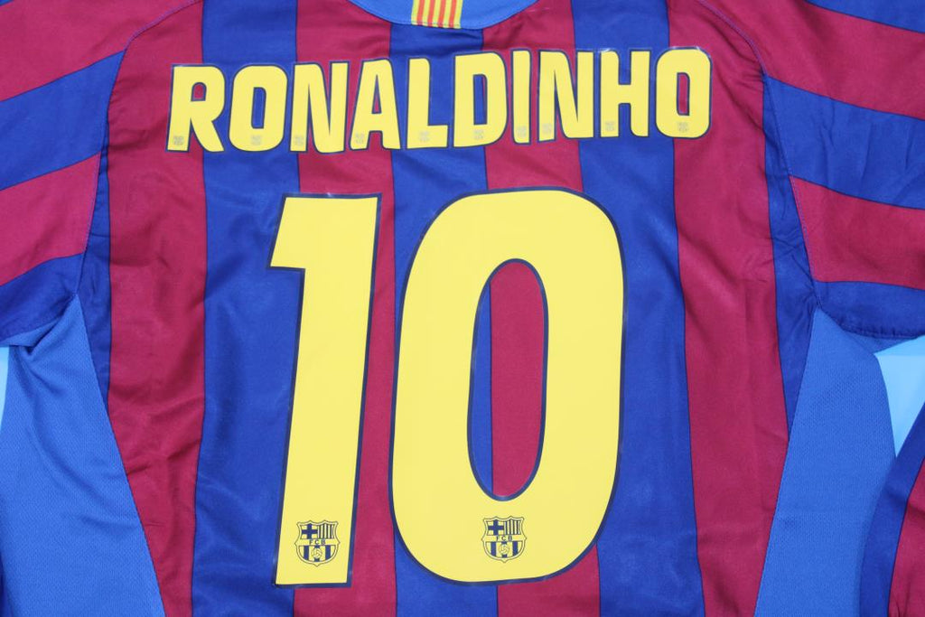 Camisa Barcelona Home 05/06 (Versão Manga Longa Retrô) - ESPECIAL R10