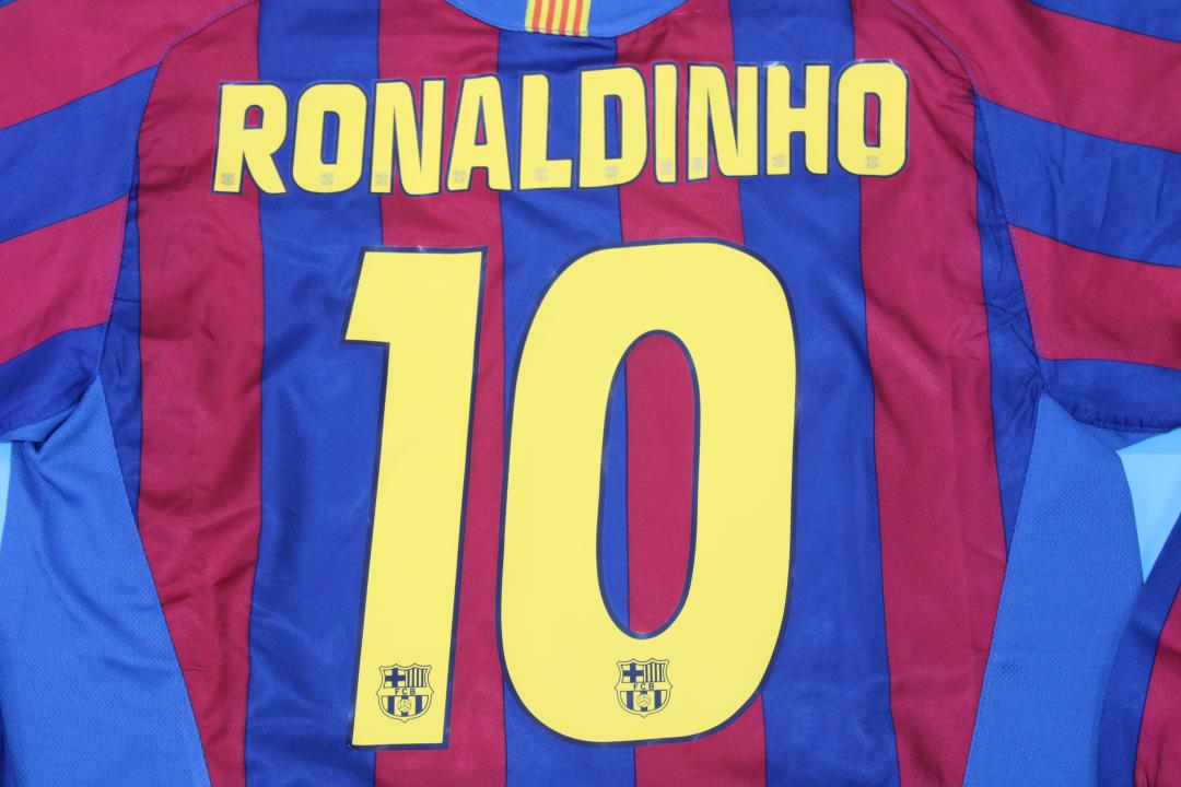 Camisa Barcelona Home 05/06 (Versão Manga Longa Retrô) - ESPECIAL R10