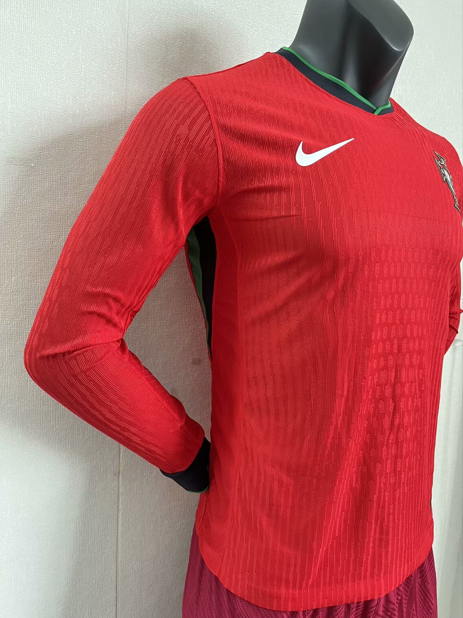 Camisa Seleção Portuguesa Home 2024 (Versão Manga Longa Jogador)