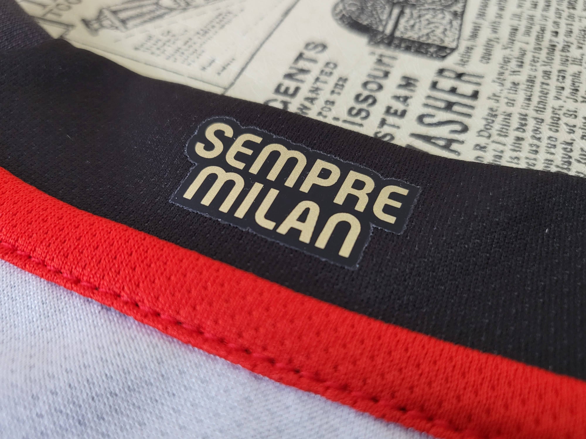 Camisa AC Milan "Red Pixels" 23/24 (Versão Torcedor) | EDIÇÃO ESPECIAL
